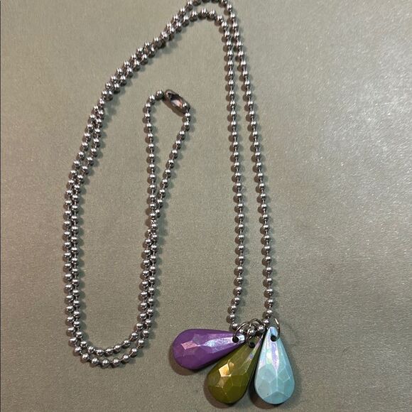 Elegant Silver Necklace with Multicolor Teardrop Pendants - Picture 1 of 1